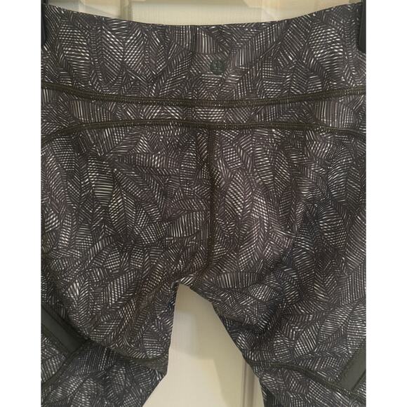 Lululemon Cool To Street Crop Womens 8 Jazzy White Gator Green Leggings - Picture 5 of 6